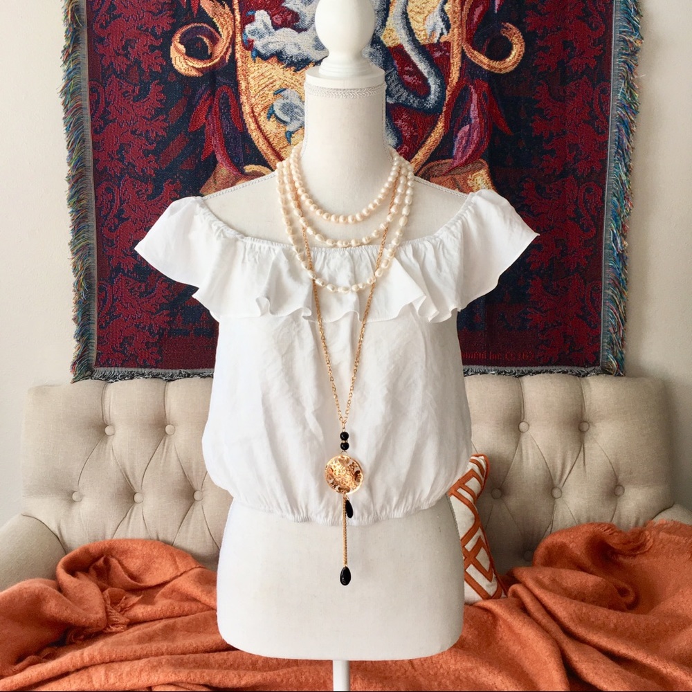 NWT Aakaa White Off Shoulder Crop Top